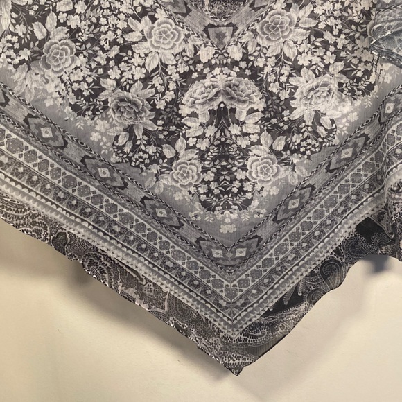 One World Womens Floral Poncho Blouse Sz 1X Boho Roses Gypsy Handkerchief Flowy - Picture 7 of 13